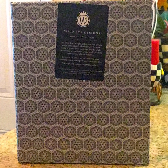 “WILD EYE DESIGNS” Wine Set🌸🦋(NWOT)🦋 - Picture 2 of 2